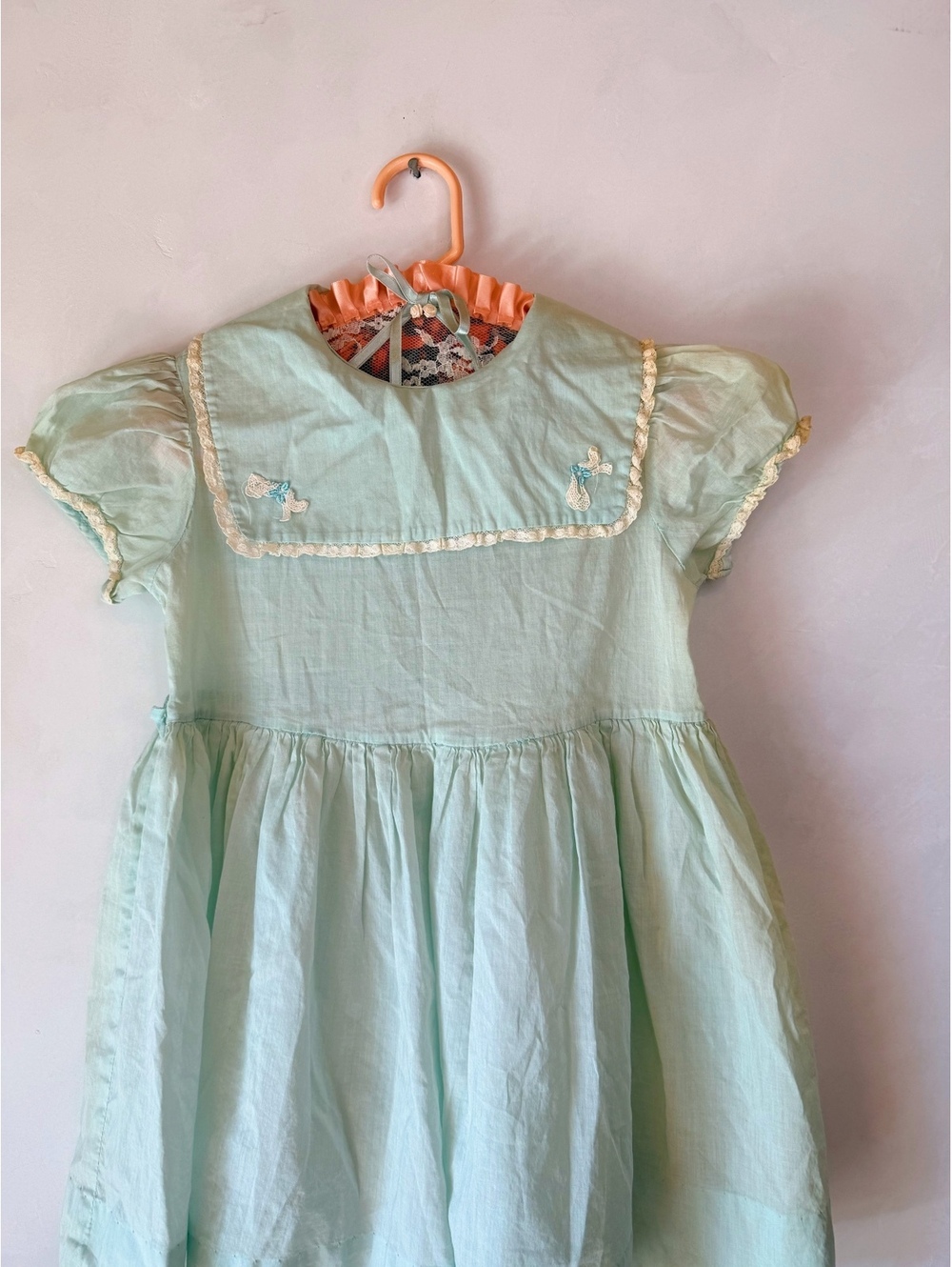 4T Vintage Light Green Toddler Dress with Puff Sleeves and Embroidered Detail